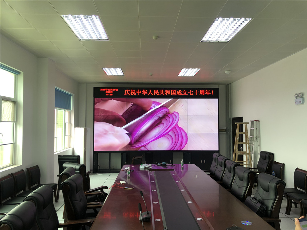 珠海某部隊(duì)會(huì)議室55寸0.88